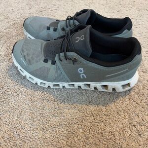 Womens On Cloud 5 Running Shoes Sneakers Size 9 Gray Green